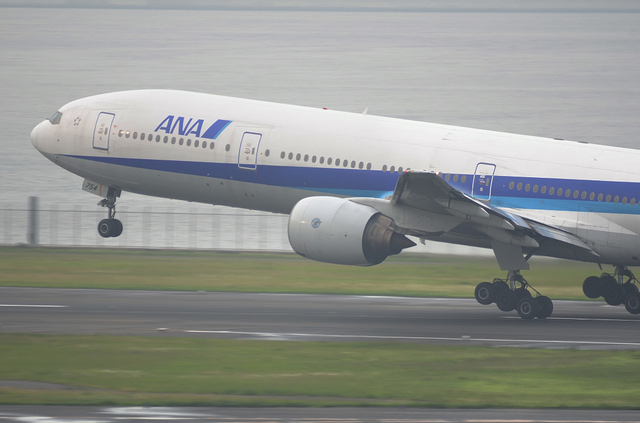 ANA Take Off 12