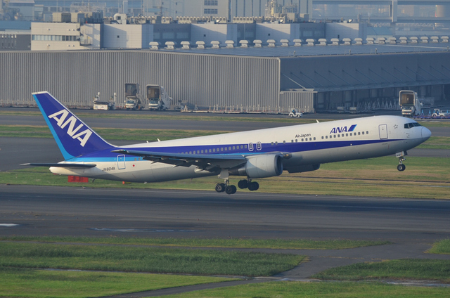 ANA B767 2