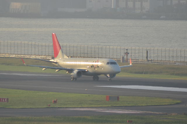 JAL E170 2