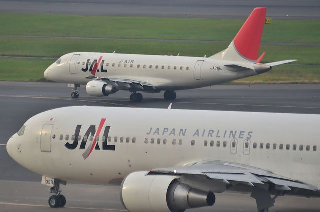 JAL1883 1