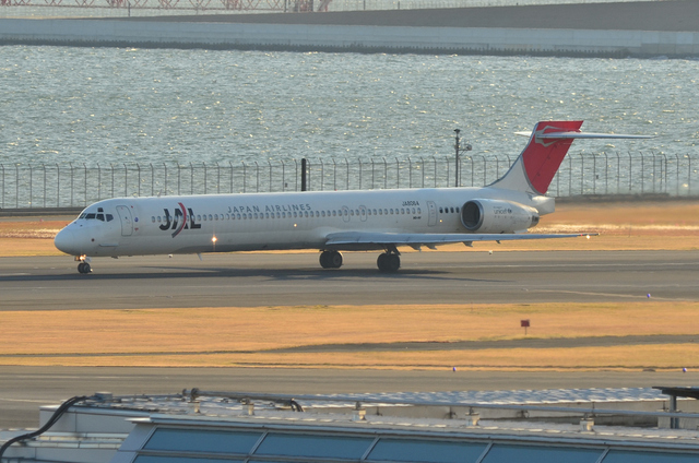 JAL MD-90 1
