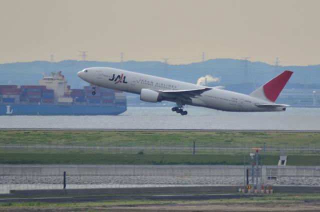 JAL 777