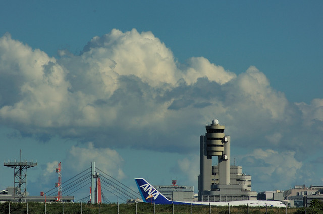 空港と雲